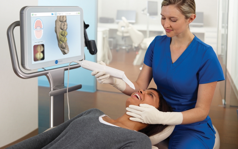 assistant-scanning-patient-small